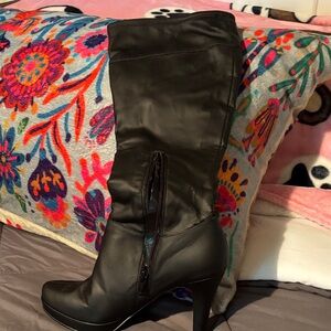 Elegant Black Ankle Boots